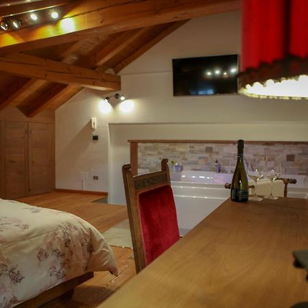 Maison Bordon - Le Petit Chateau Нус Екстериор снимка